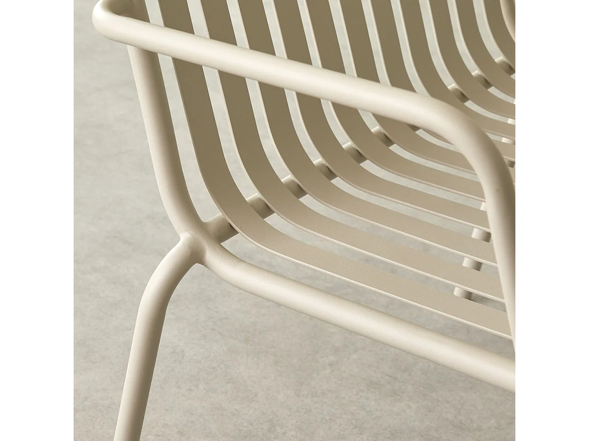 Poltrona bassa da giardino in metallo cream Gaby
