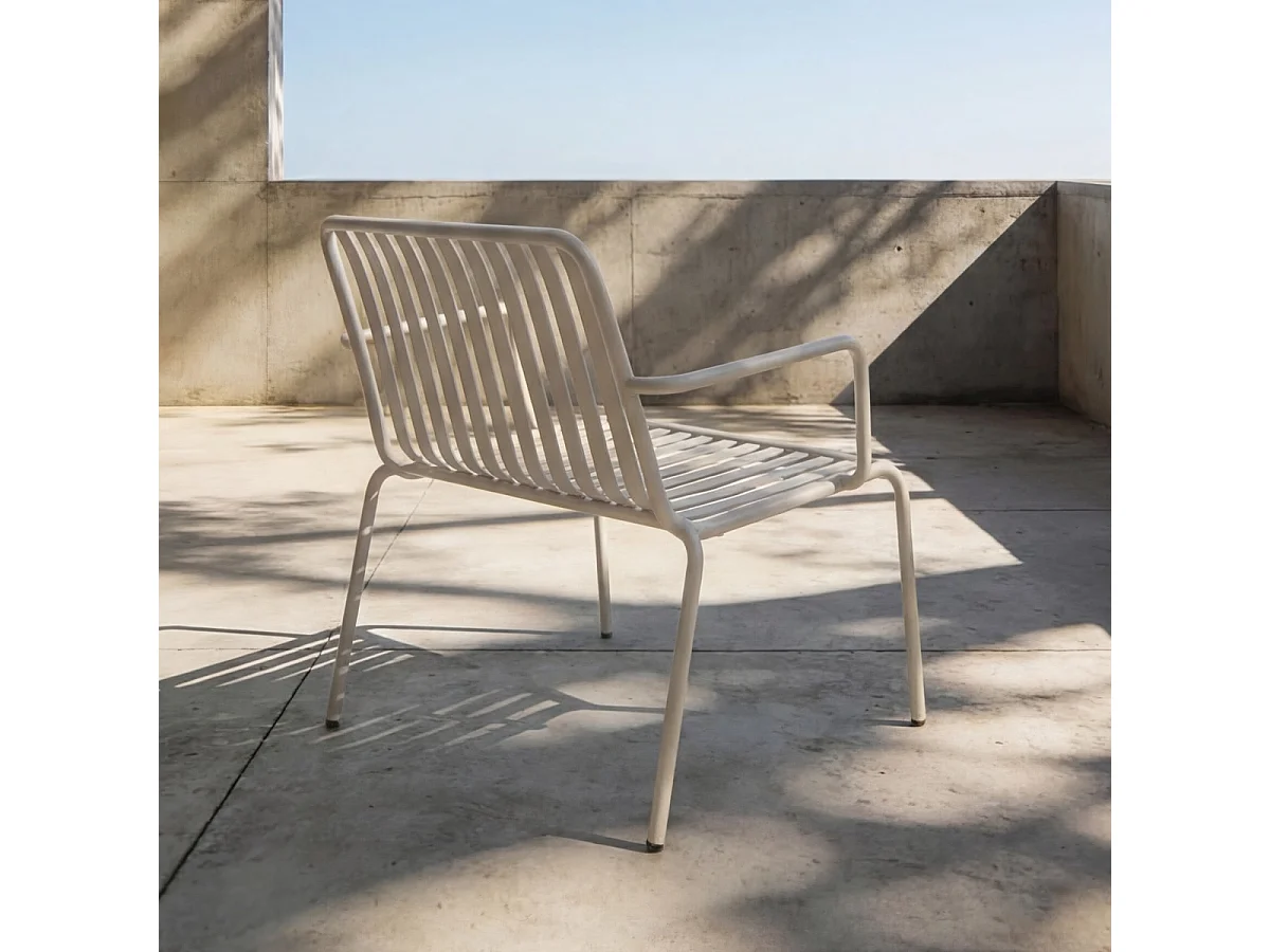 Poltrona bassa da giardino in metallo cream Gaby