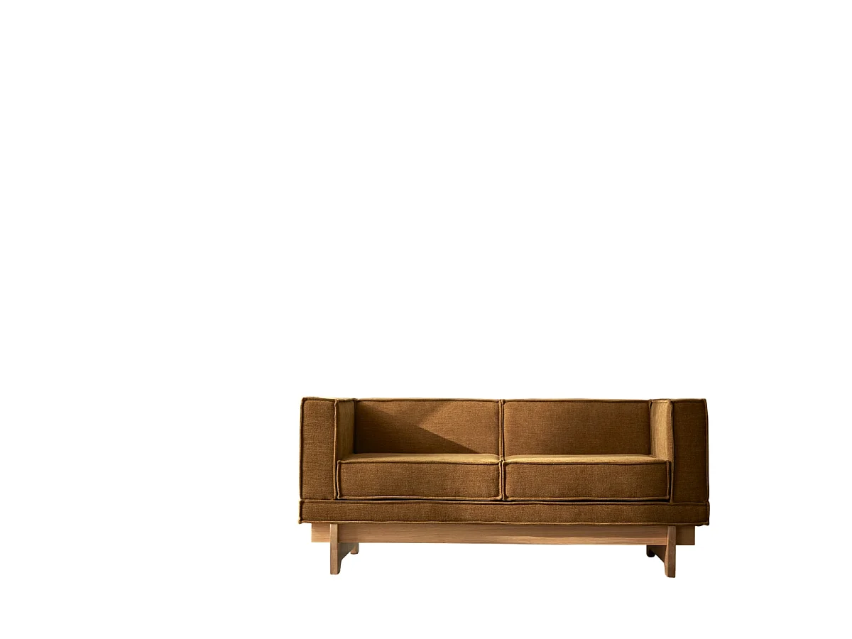 Miu - Sofa aus Eichenholz und ockerfarbenem Stoff, 2-Sitzer