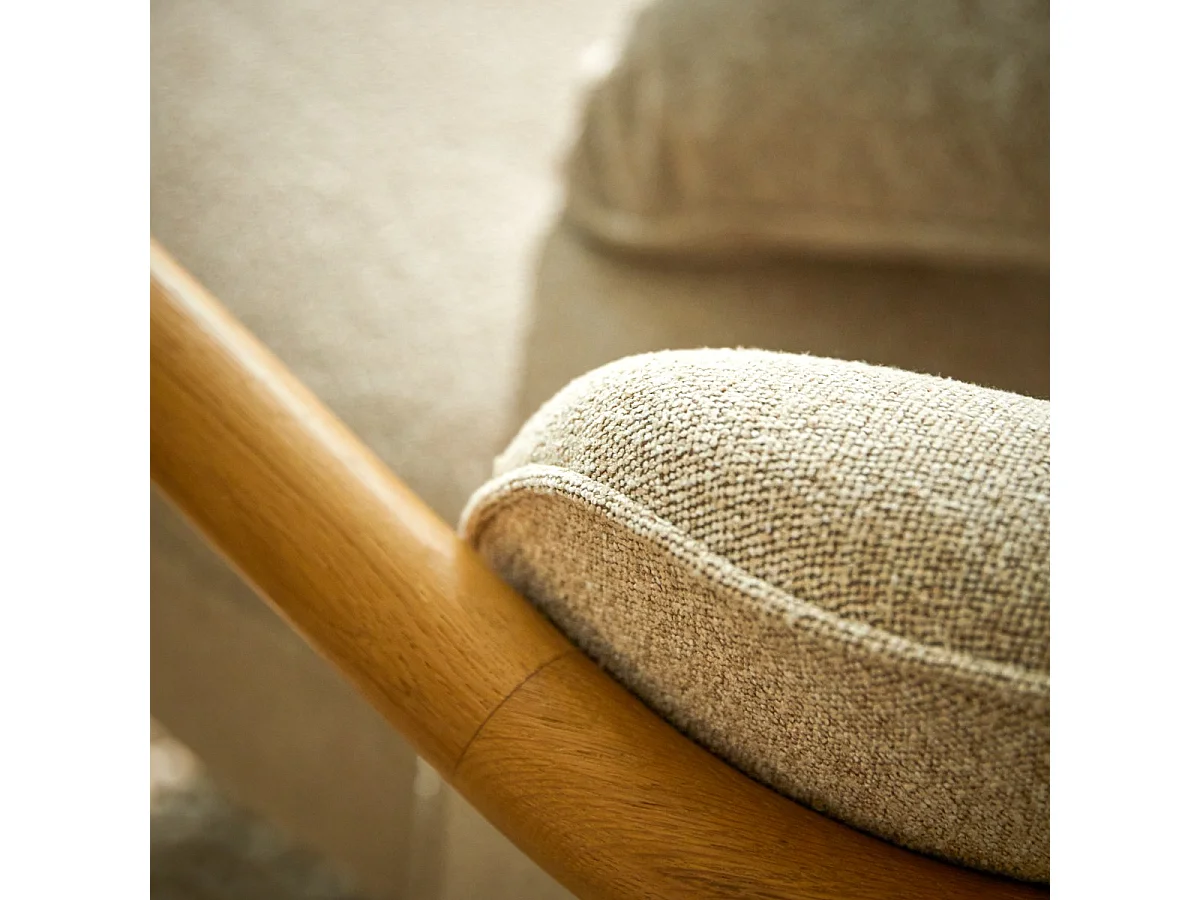 Poltrona in rovere massello e tessuto grigio Lya
