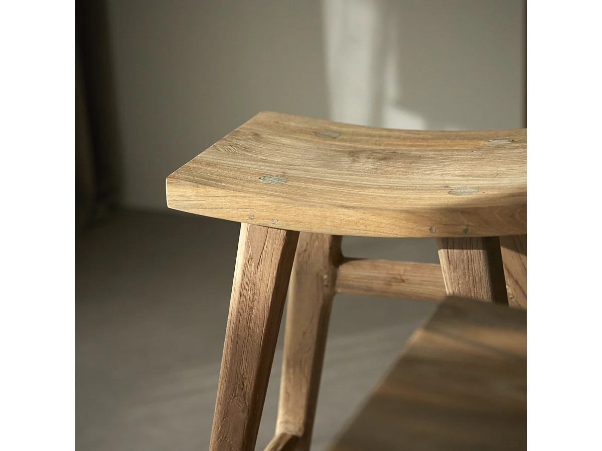 Barhocker Alia aus massivem, recyceltem Teakholz