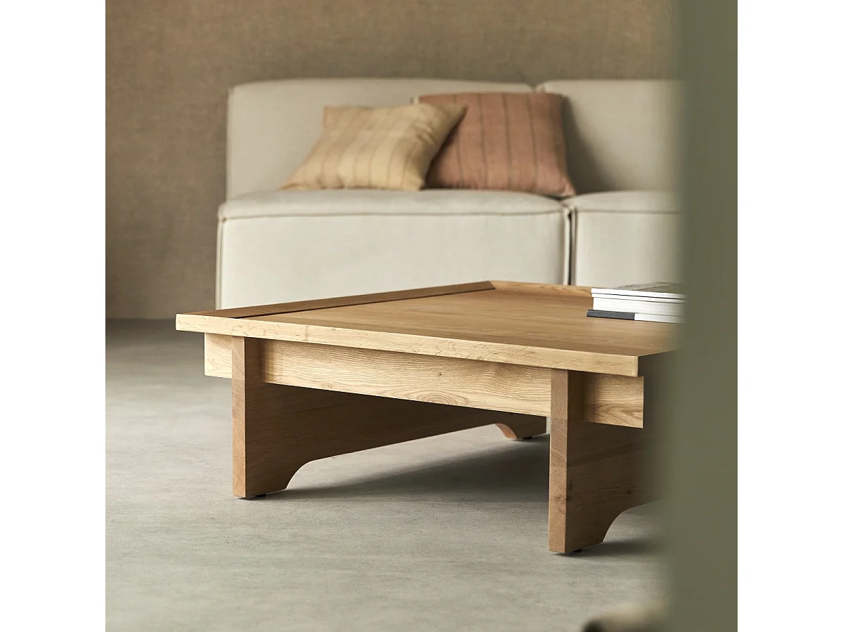 Quadratischer Couchtisch aus massiver Eiche Miu