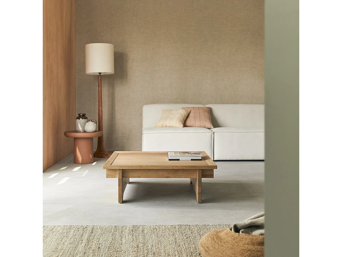 Quadratischer Couchtisch aus massiver Eiche Miu