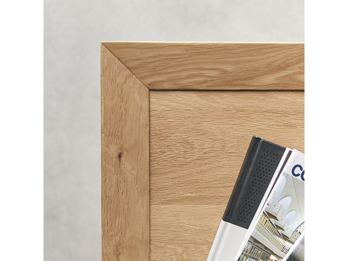Quadratischer Couchtisch aus massiver Eiche Miu
