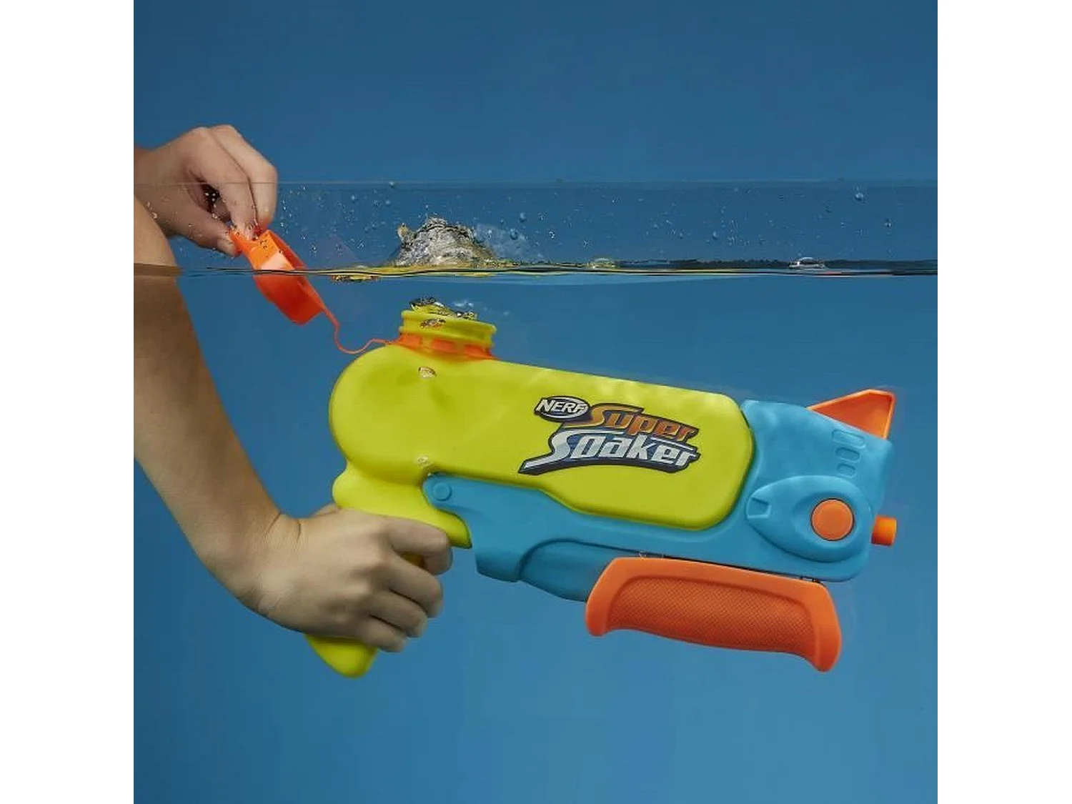 Pistolet à eau à buse rotative (jets ondulés) Super Soaker Wave Spray