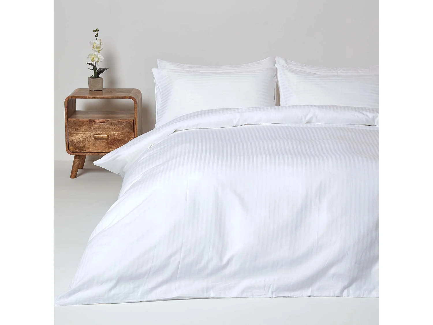 Homescapes White Egyptian Cotton Duvet Cover and Pillowcases 330 TC, King