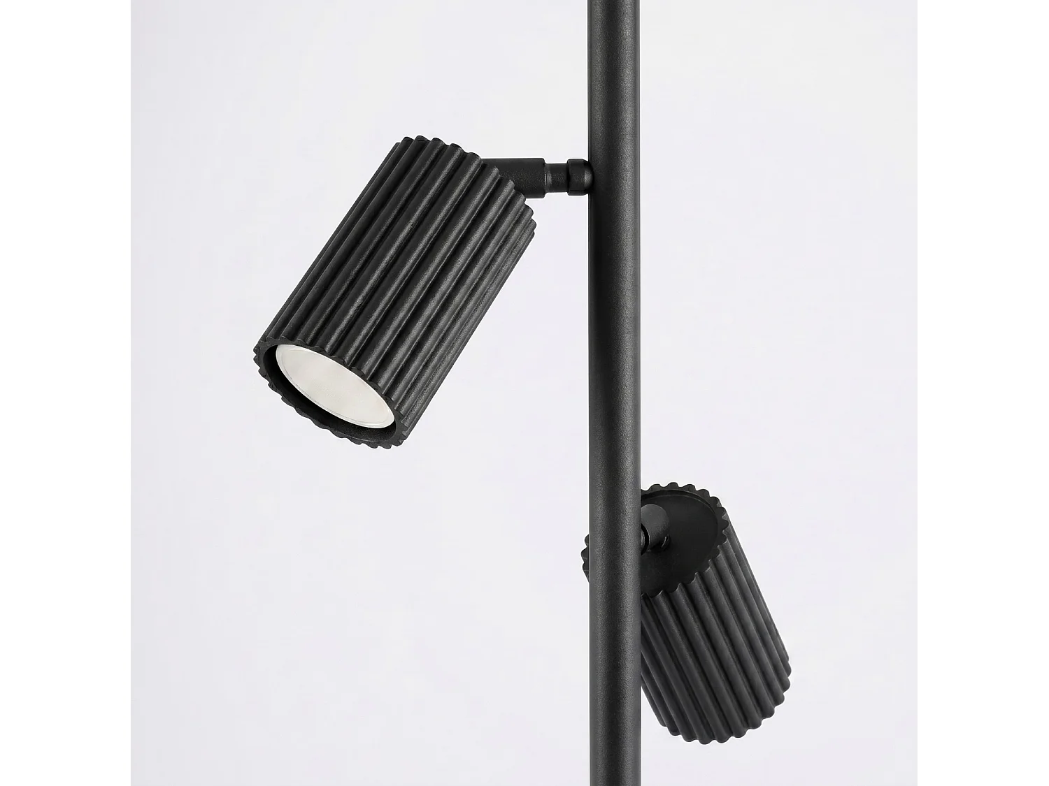 Stehlampen KARBON minimalistisch aus  Aluminium - 3 lichtquellen - L.30 x H. cm - schwarz