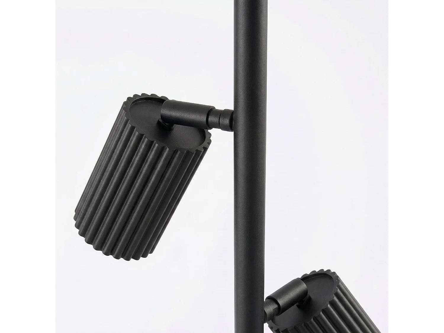 Stehlampen KARBON minimalistisch aus  Aluminium - 3 lichtquellen - L.30 x H. cm - schwarz