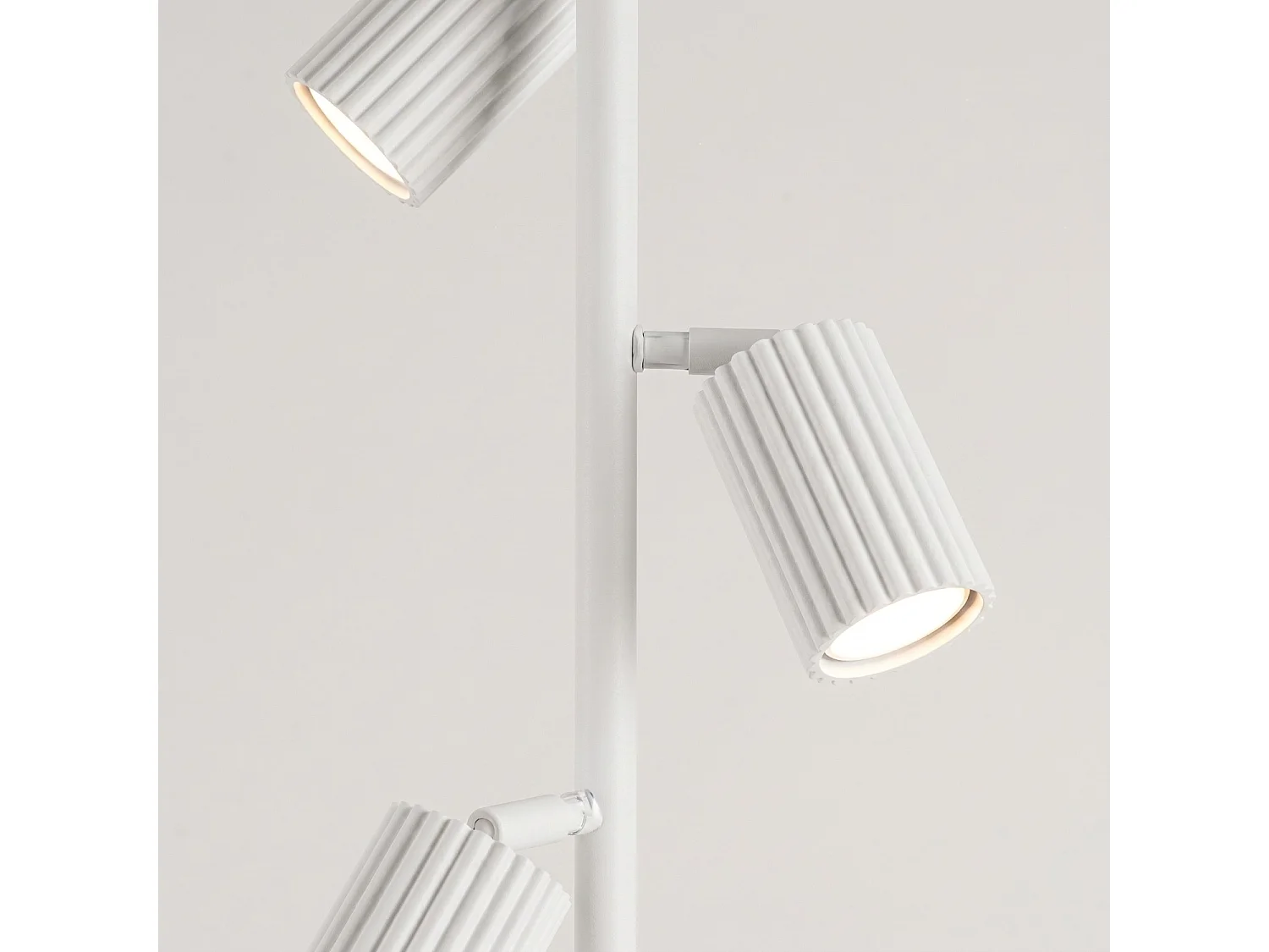 Stehlampen KARBON minimalistisch aus  Aluminium - 3 lichtquellen - L.30 x H. cm - weiß