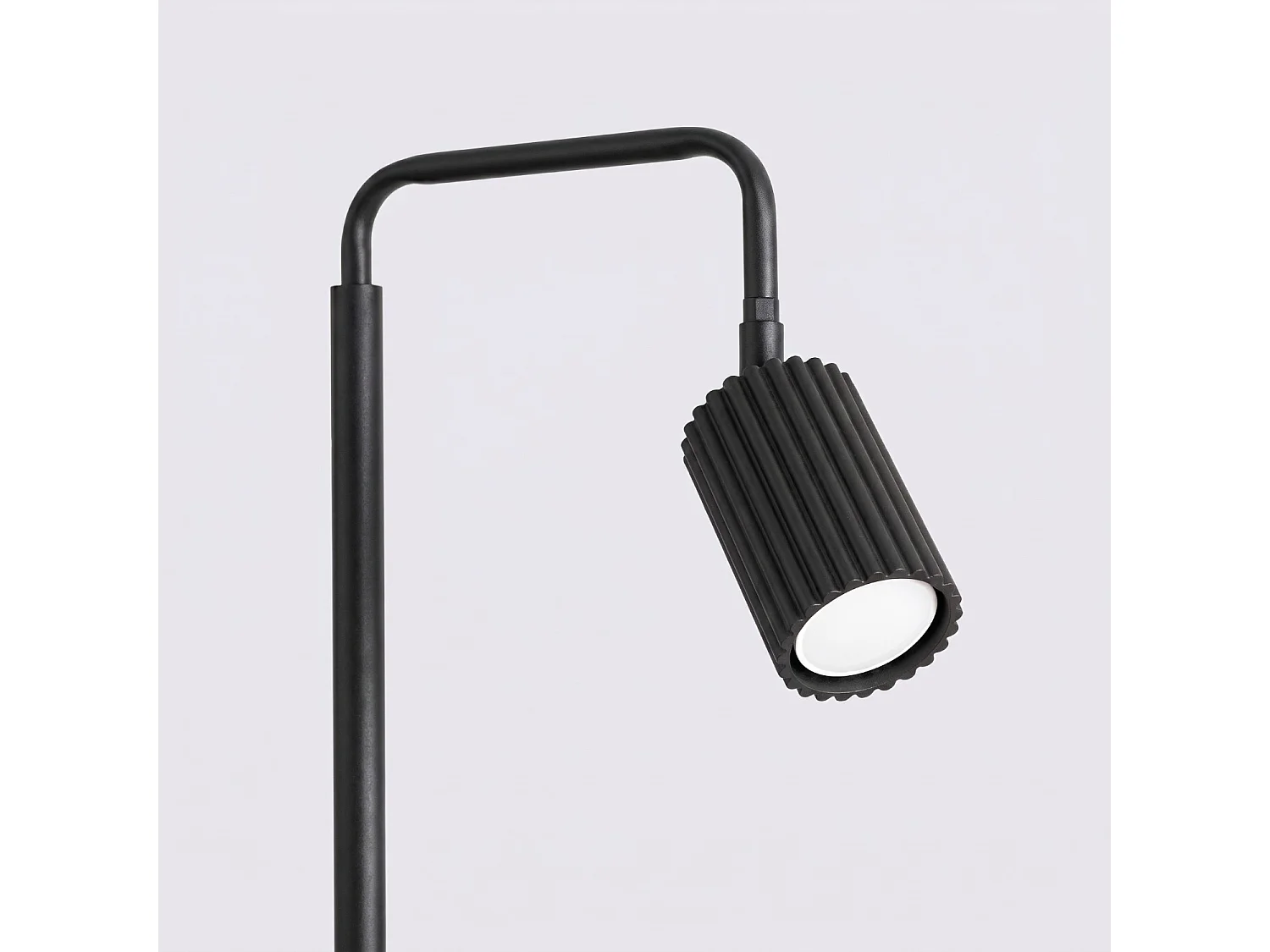 Stehlampen KARBON minimalistisch aus  Aluminium - 1 lichtquellen - L.30 x H. cm - schwarz