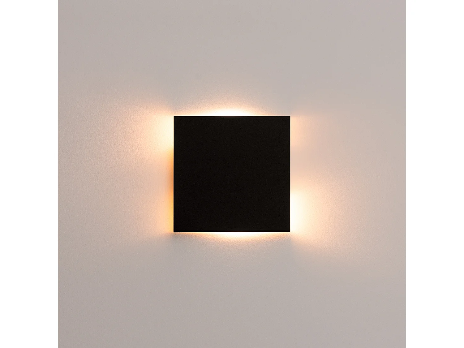 Appliques VANTA minimaliste en acier - 2 sources lumineuses - L.15 x H.15 cm - noir