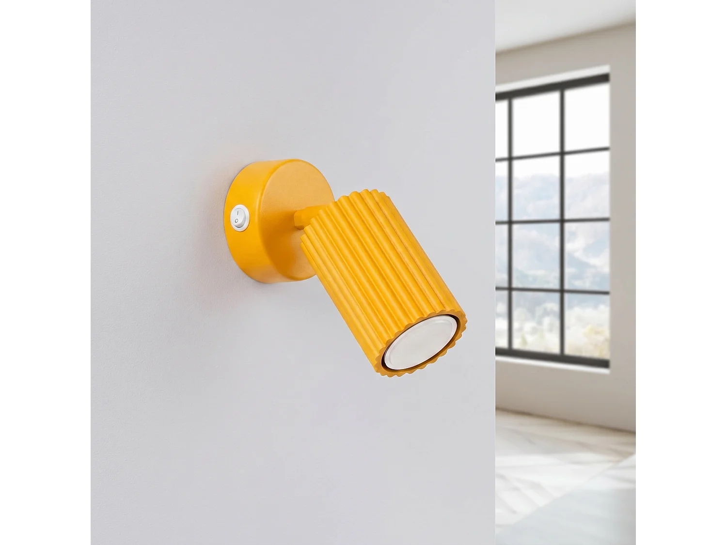 Applique minimaliste en aluminium - 1 sources lumineuses - L.8 x H.16 cm - jaune