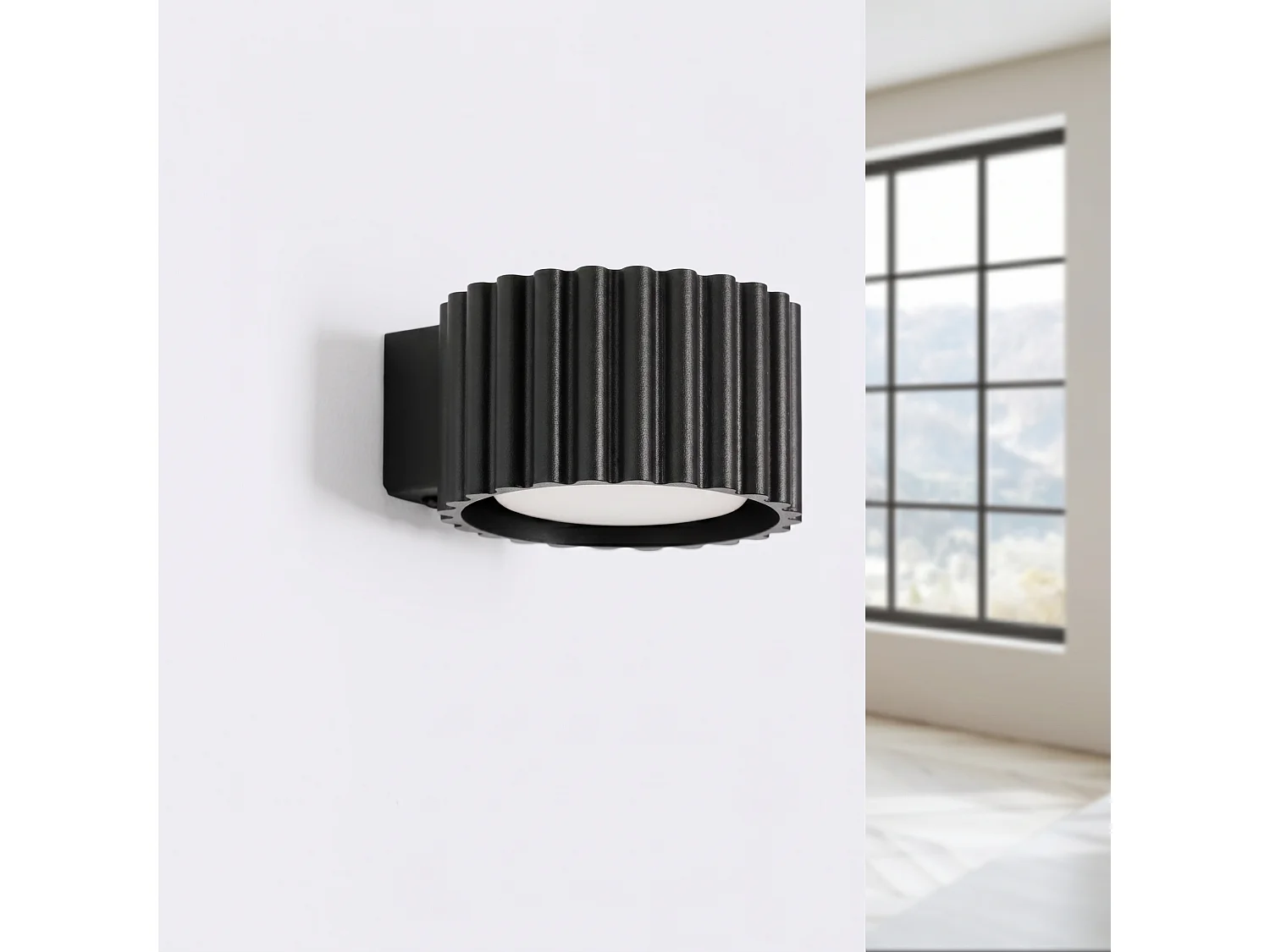 Applique minimaliste en aluminium - 1 sources lumineuses - L.10 x H.6 cm - noir