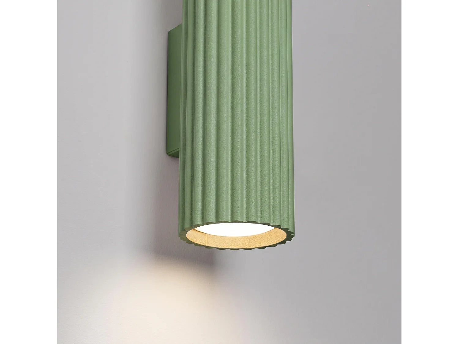 Applique minimaliste en aluminium - 2 sources lumineuses - L.6,5 x H.20 cm - sauge