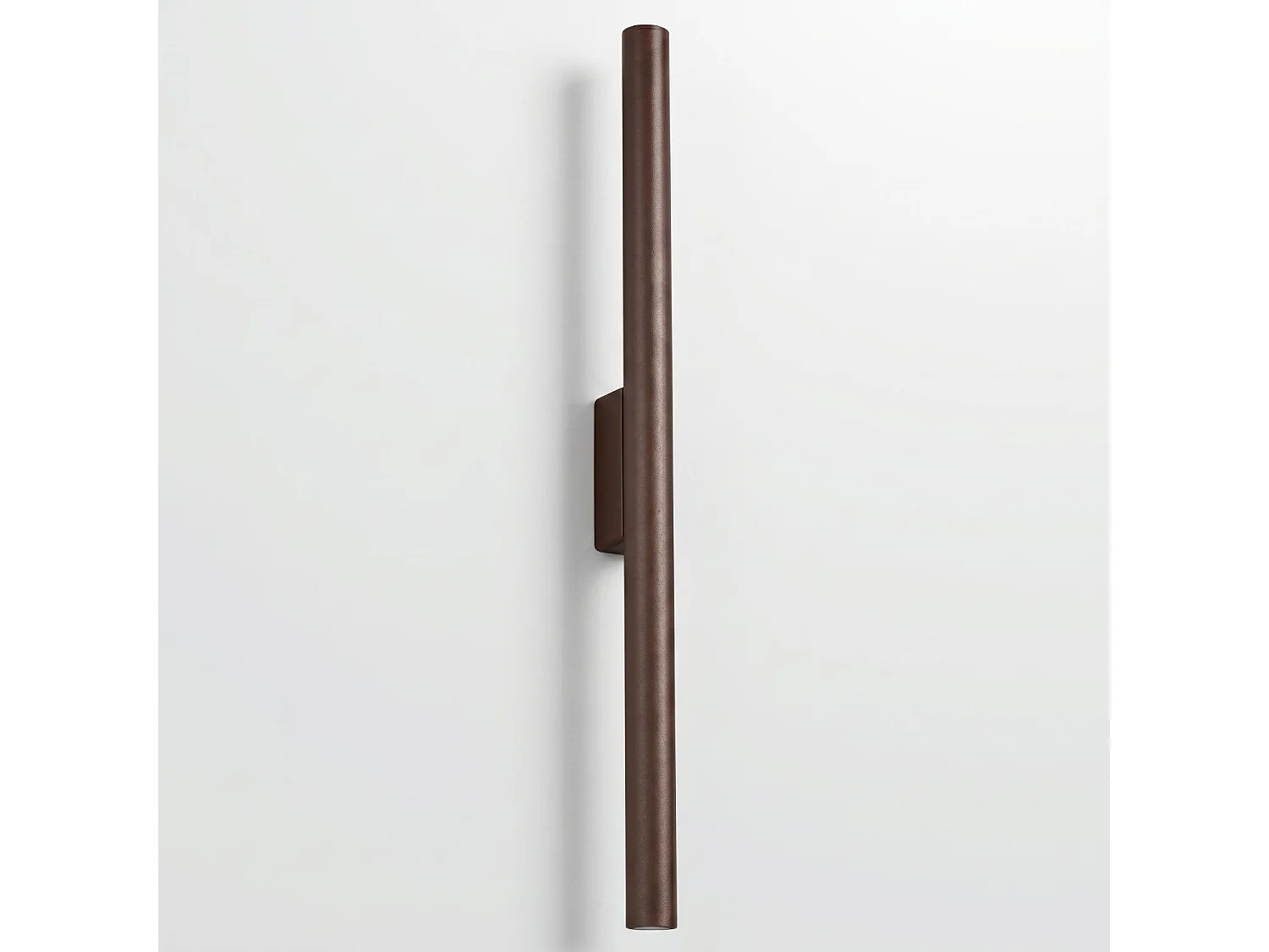 Applique moderne en acier - 2 sources lumineuses - L.2,5 x H.50 cm - marron