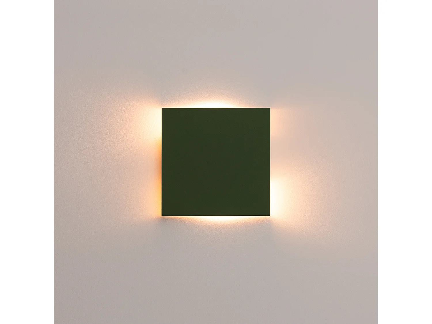 Appliques VANTA minimaliste en acier - 2 sources lumineuses - L.15 x H.15 cm - vert olive