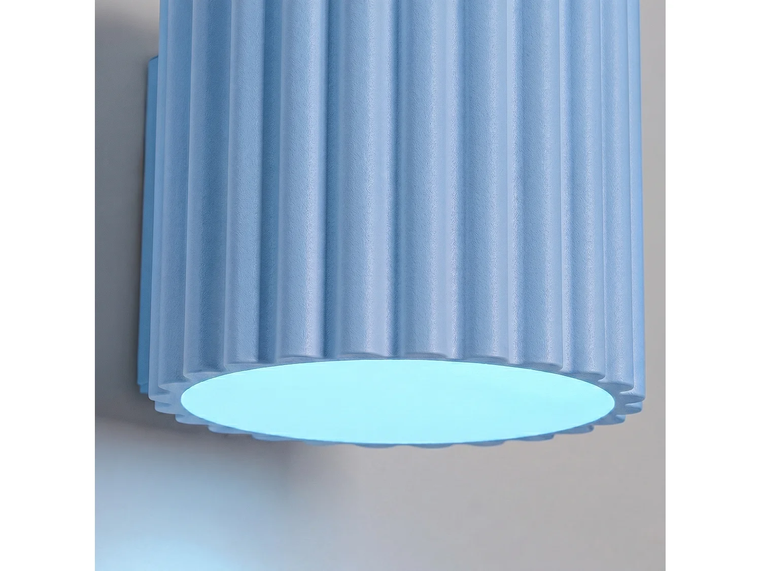 Applique minimaliste en aluminium - 1 sources lumineuses - L.10 x H.10 cm - bleu clair