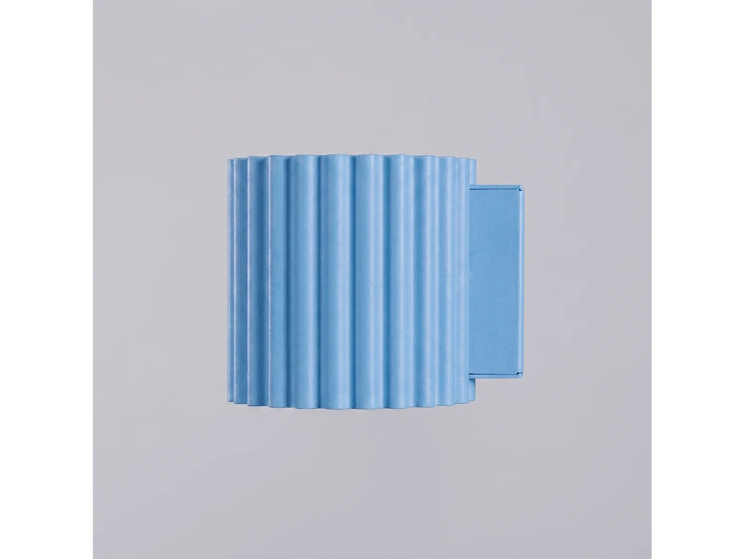 Applique minimaliste en aluminium - 1 sources lumineuses - L.10 x H.10 cm - bleu clair