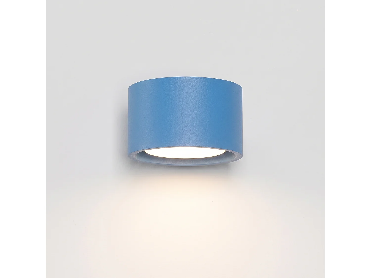 Applique minimaliste en aluminium - 1 sources lumineuses - L.10 x H.6 cm - bleu clair