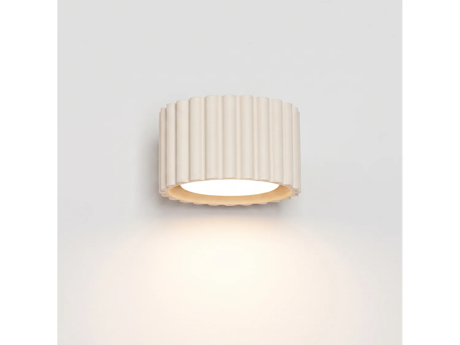 Applique minimaliste en aluminium - 1 sources lumineuses - L.10 x H.6 cm - beige