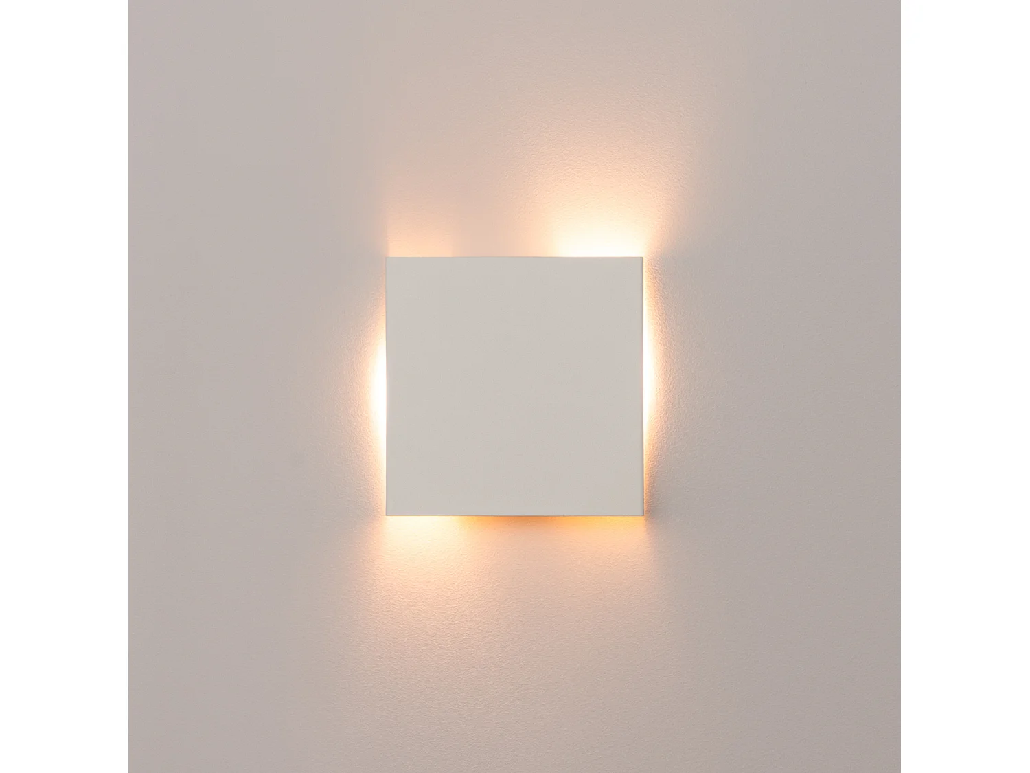 Appliques VANTA minimaliste en acier - 2 sources lumineuses - L.15 x H.15 cm - blanc
