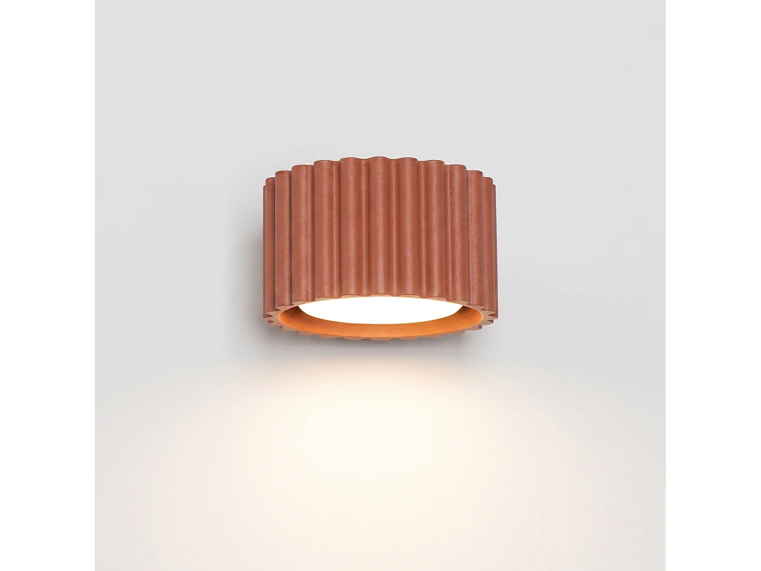 Appliques AURA minimaliste en aluminium - 1 sources lumineuses - L.10 x H.6 cm - ocre rouge