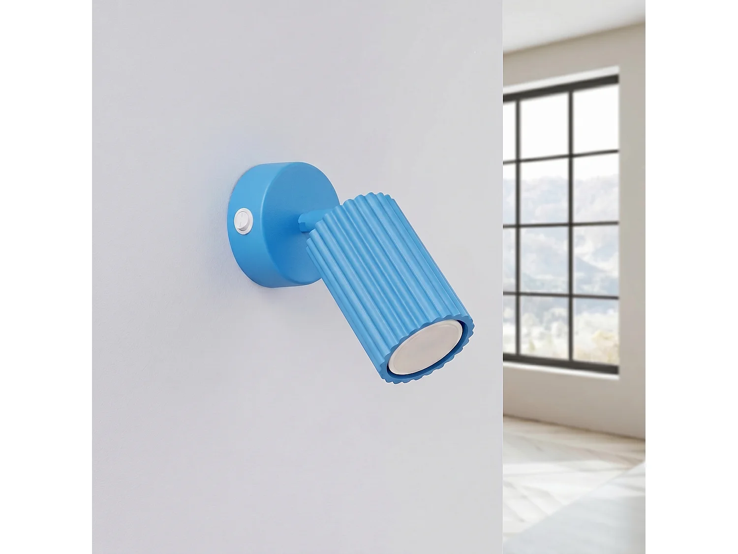 Applique minimaliste en aluminium - 1 sources lumineuses - L.8 x H.16 cm - bleu clair