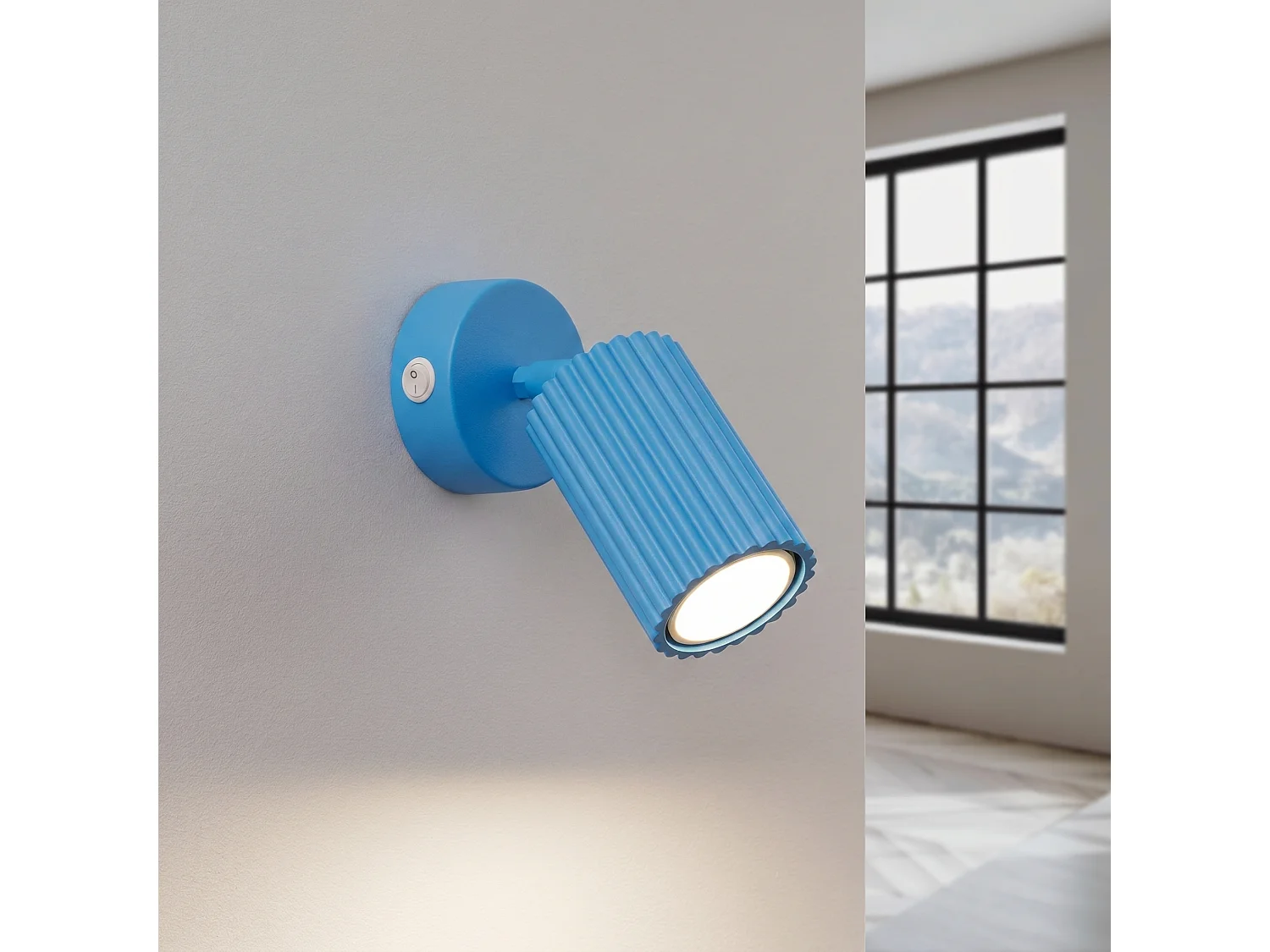 Applique minimaliste en aluminium - 1 sources lumineuses - L.8 x H.16 cm - bleu clair