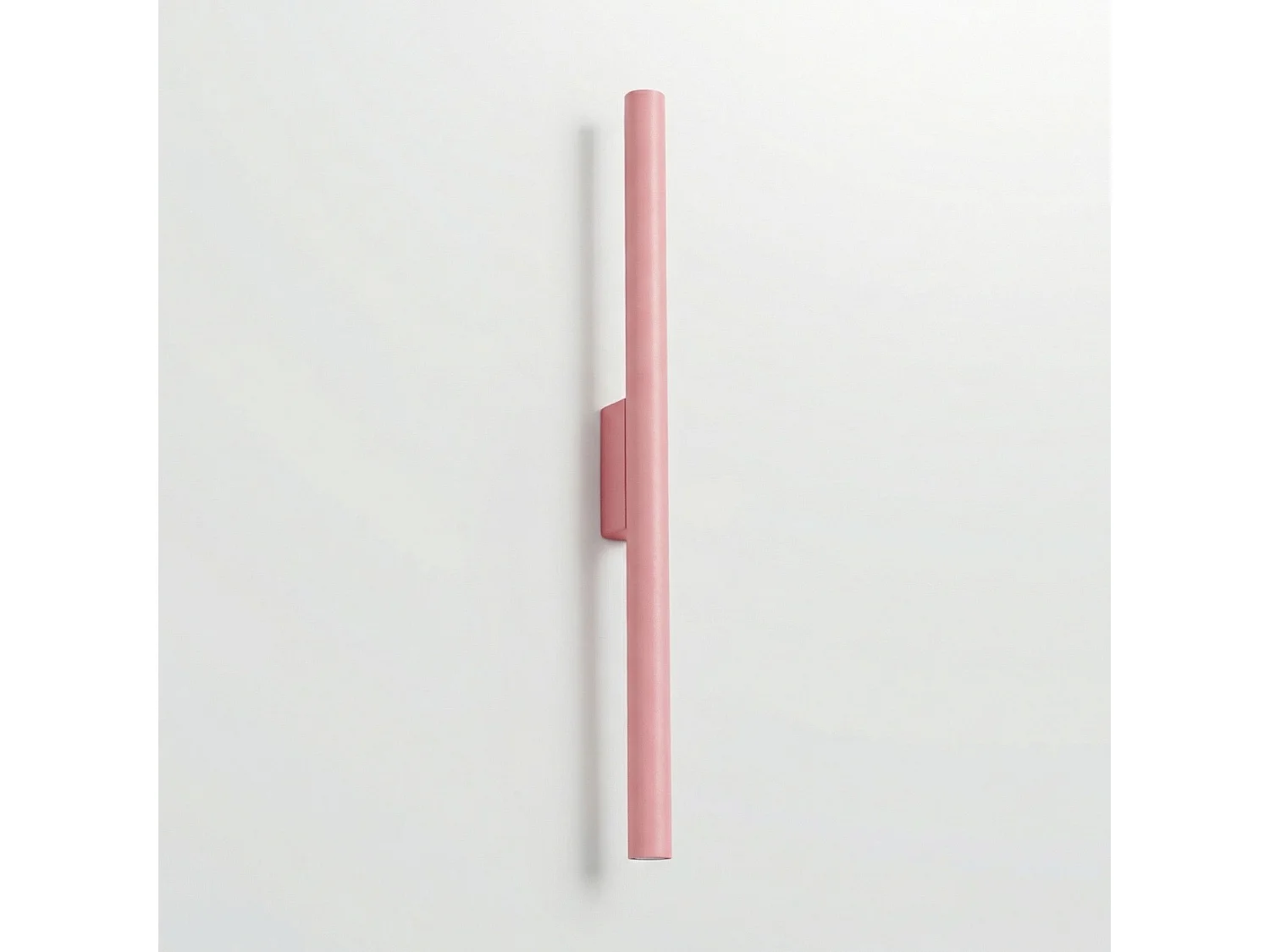 Applique moderne en acier - 2 sources lumineuses - L.2,5 x H.50 cm - rose