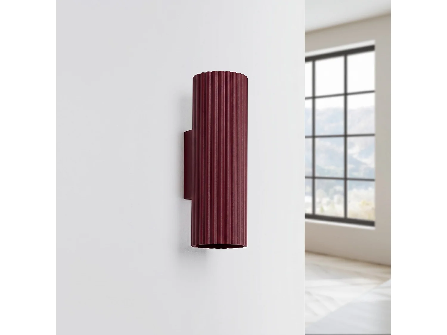 Applique minimaliste en aluminium - 2 sources lumineuses - L.6,5 x H.20 cm - bordeaux
