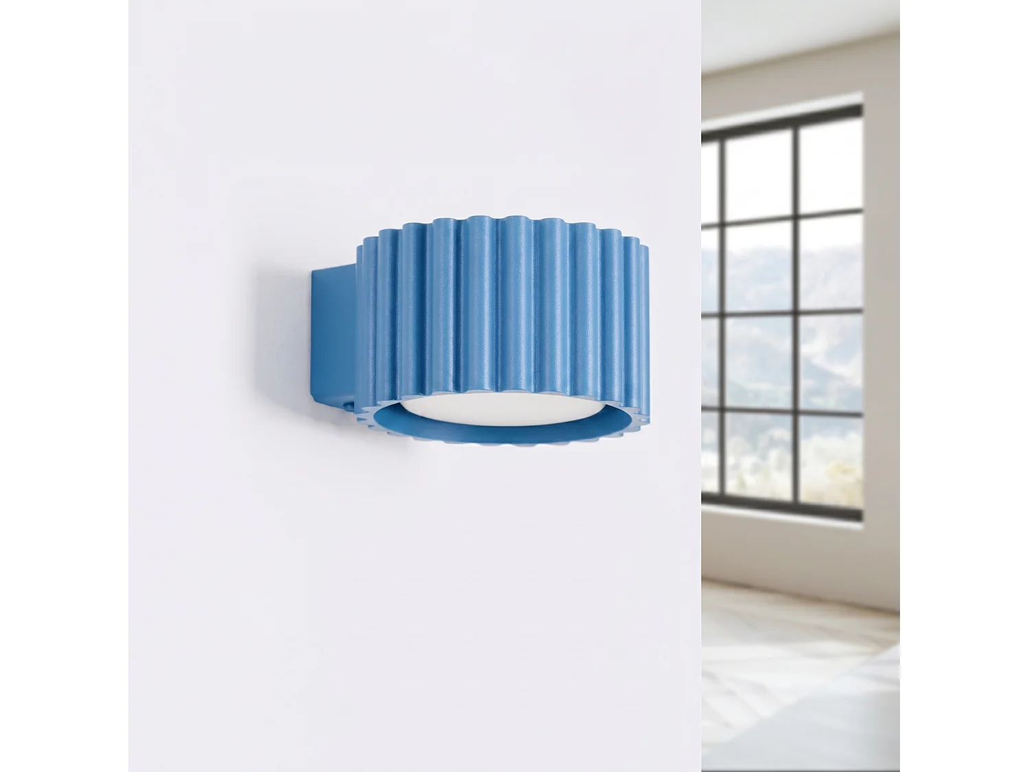 Applique minimaliste en aluminium - 1 sources lumineuses - L.10 x H.6 cm - bleu clair