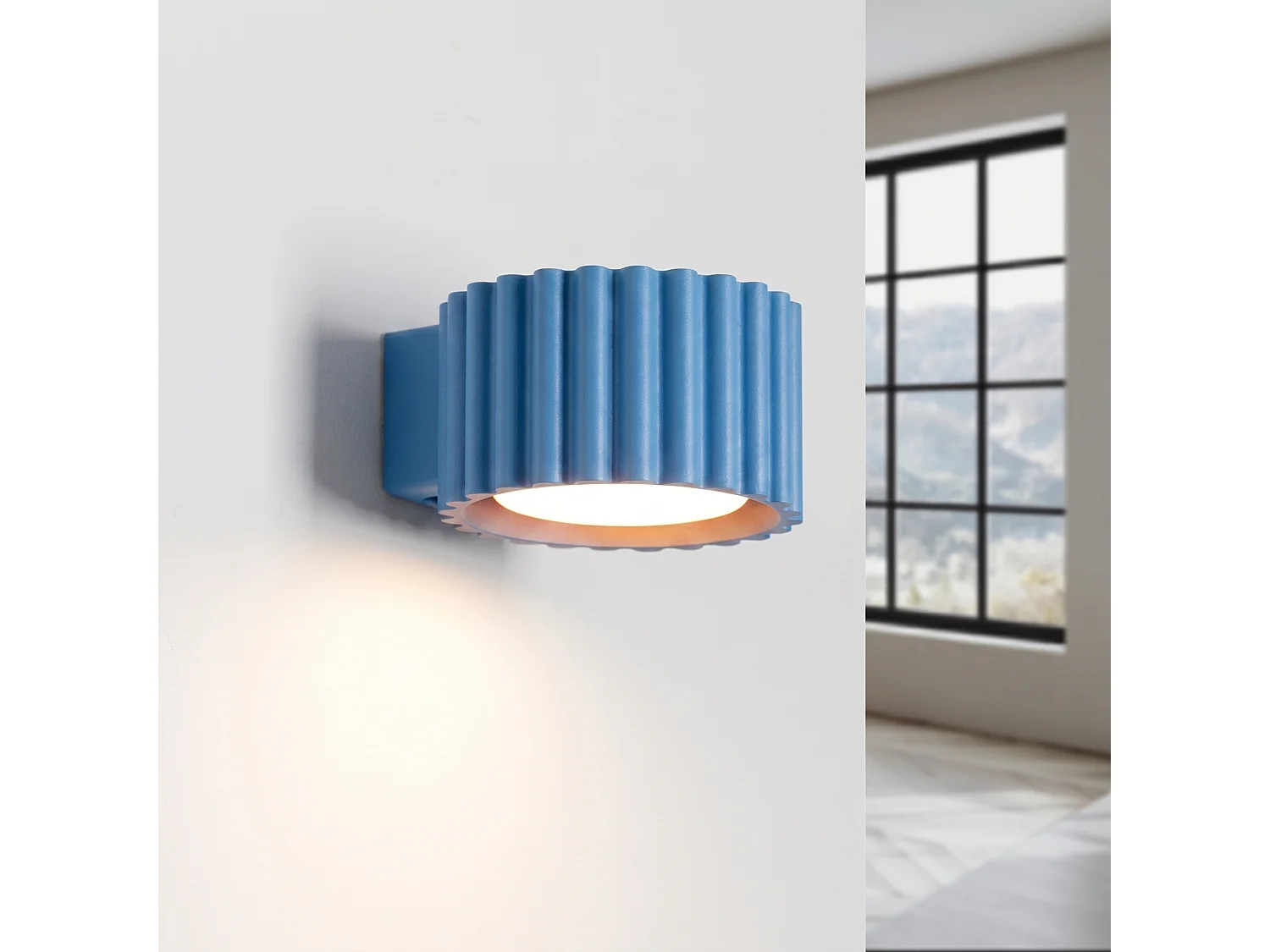 Applique minimaliste en aluminium - 1 sources lumineuses - L.10 x H.6 cm - bleu clair