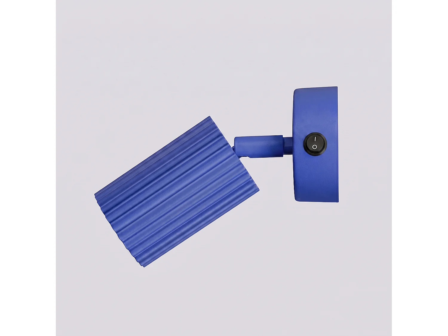 Applique minimaliste en aluminium - 1 sources lumineuses - L.8 x H.16 cm - outremer