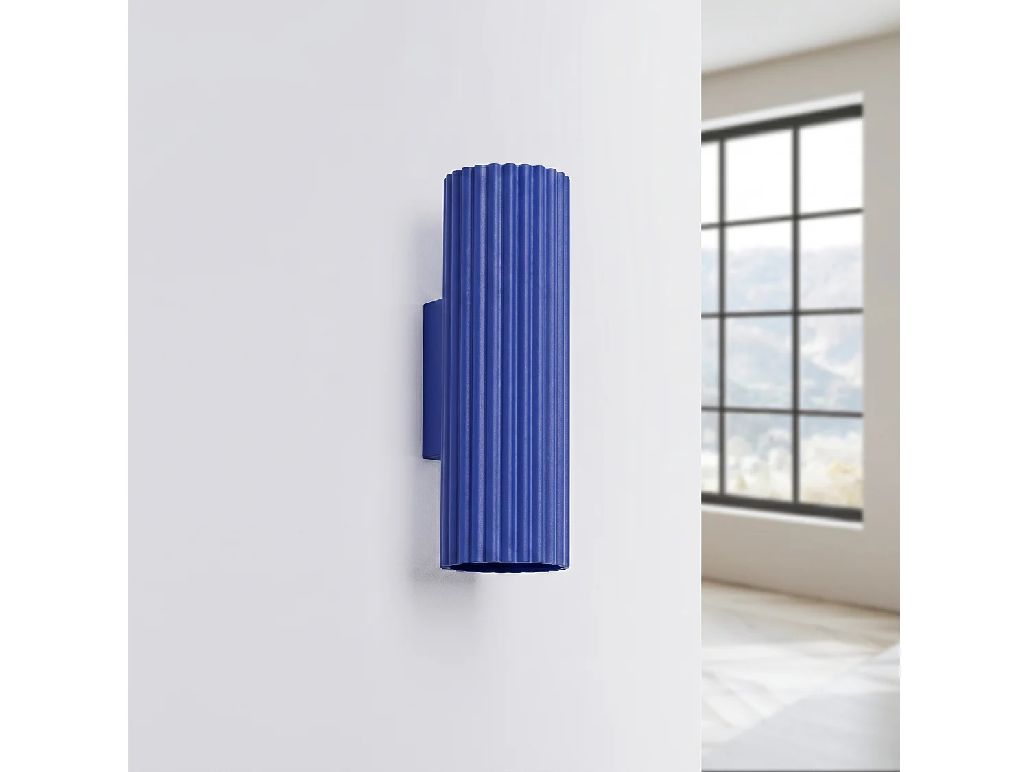 Applique minimaliste en aluminium - 2 sources lumineuses - L.6,5 x H.20 cm - outremer