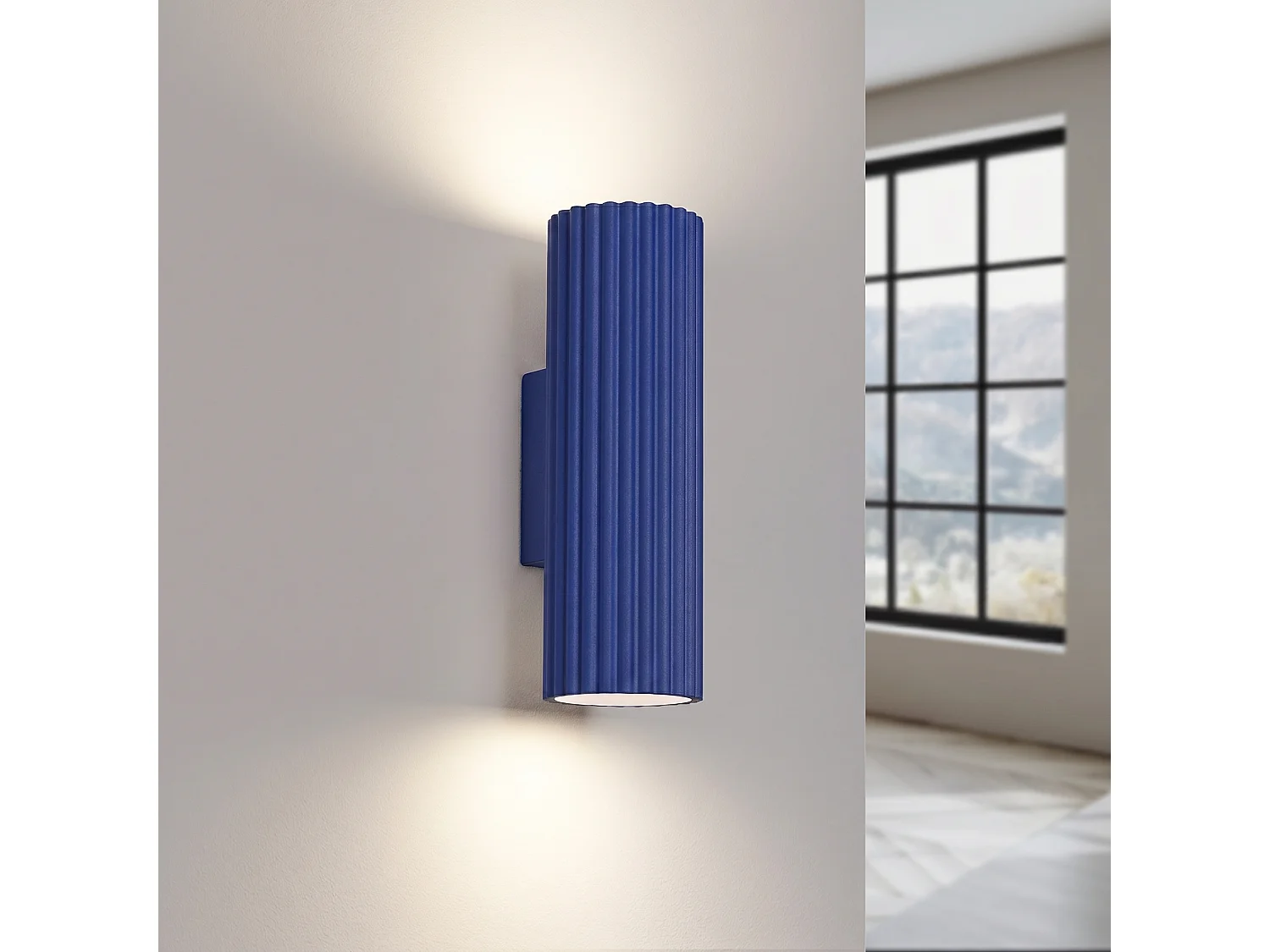 Applique minimaliste en aluminium - 2 sources lumineuses - L.6,5 x H.20 cm - outremer