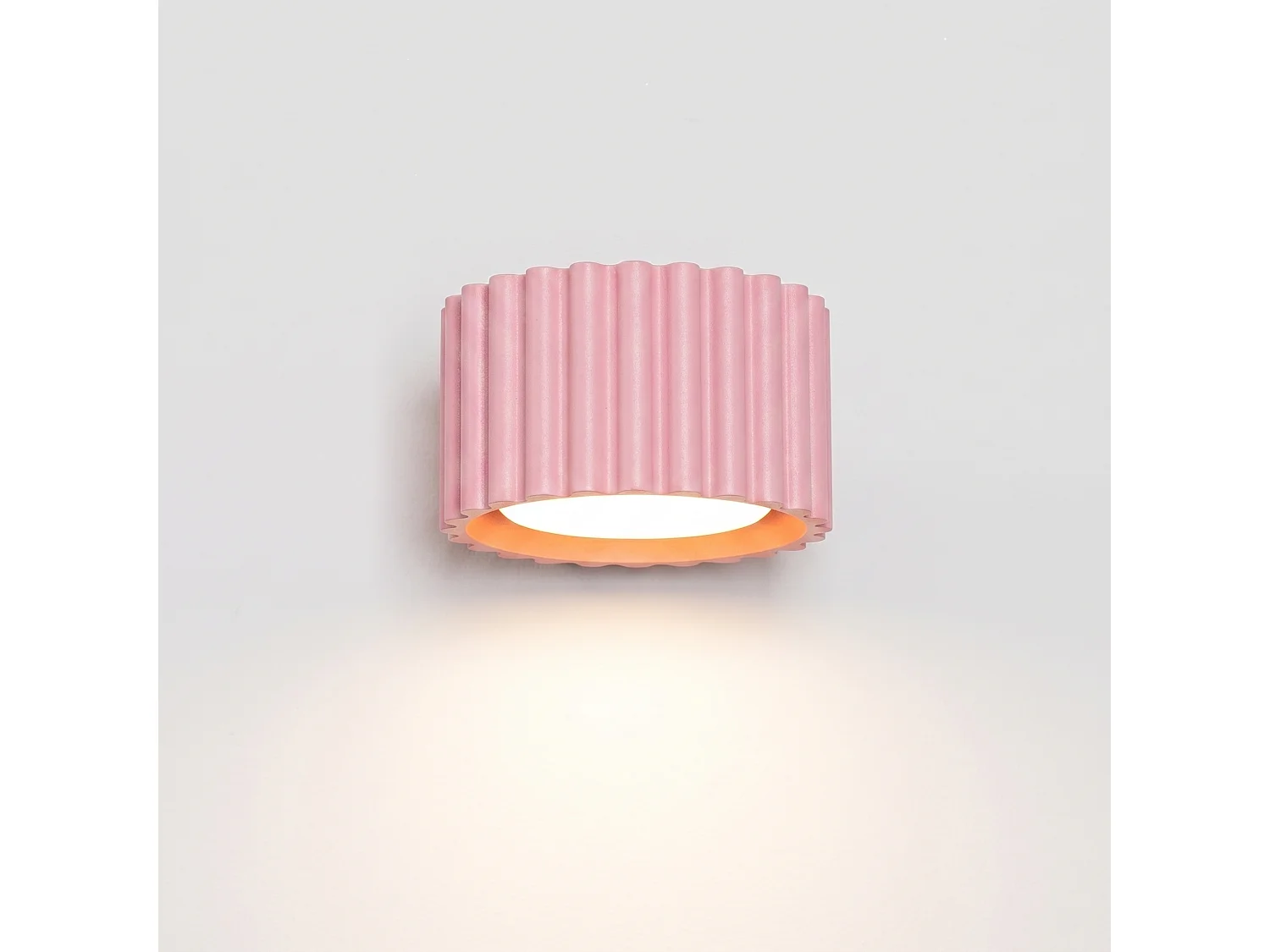 Applique minimaliste en aluminium - 1 sources lumineuses - L.10 x H.6 cm - rose