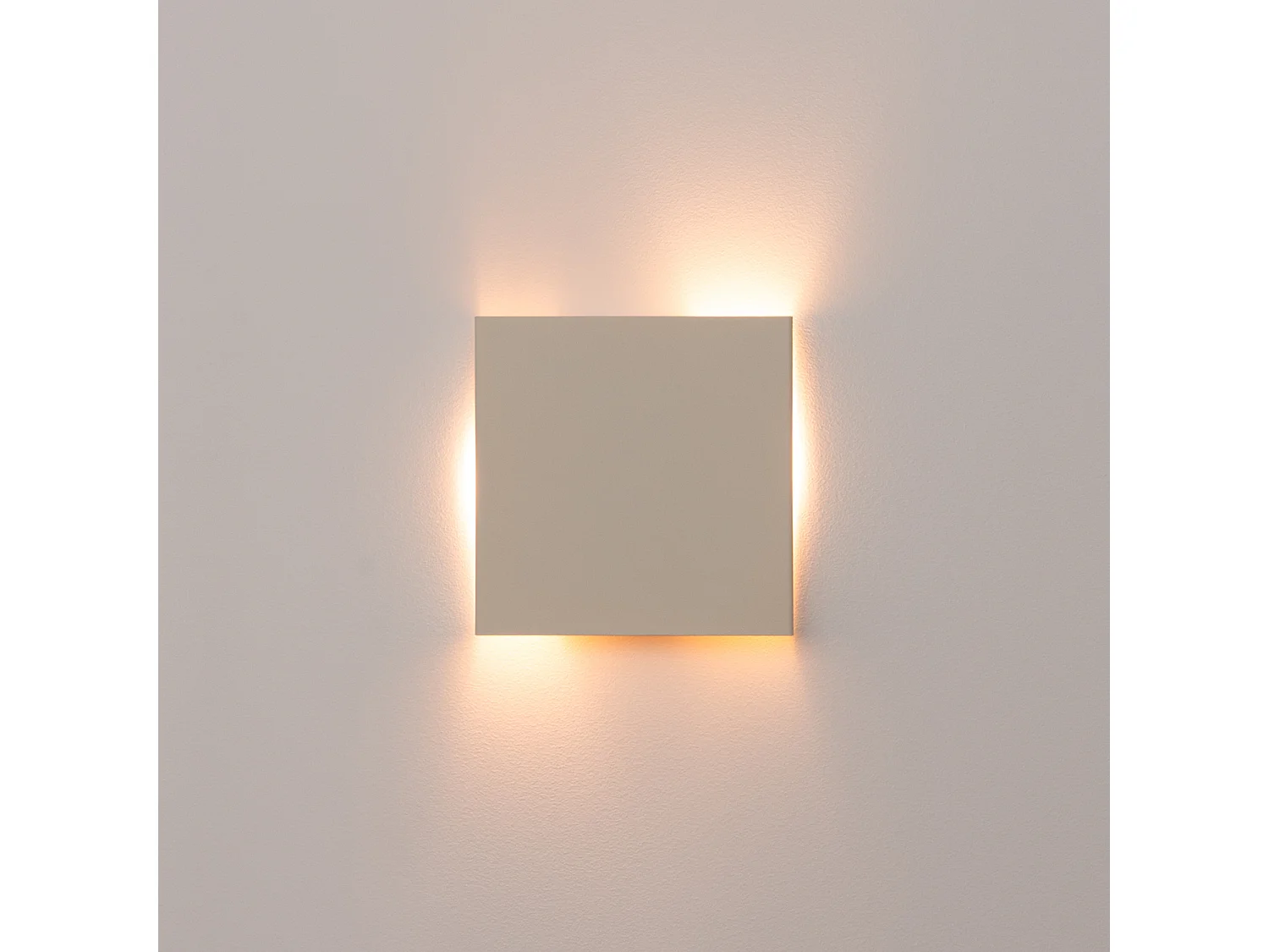 Appliques VANTA minimaliste en acier - 2 sources lumineuses - L.15 x H.15 cm - beige