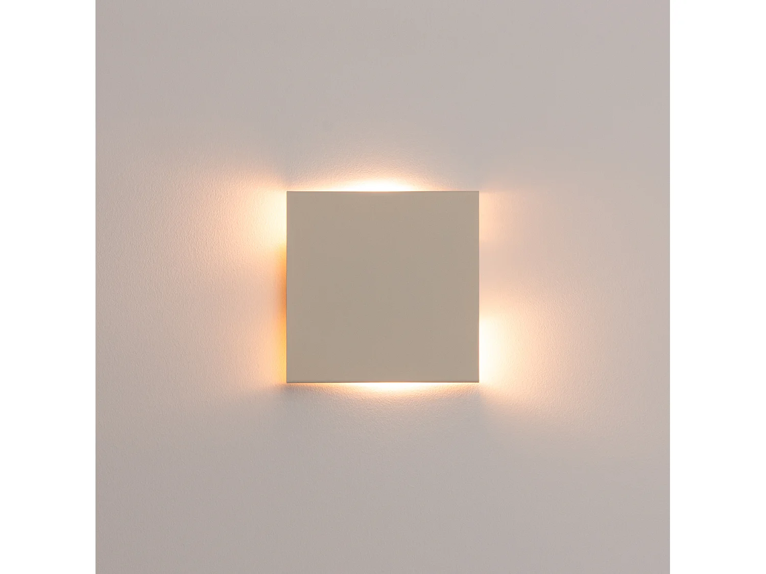 Appliques VANTA minimaliste en acier - 2 sources lumineuses - L.15 x H.15 cm - beige