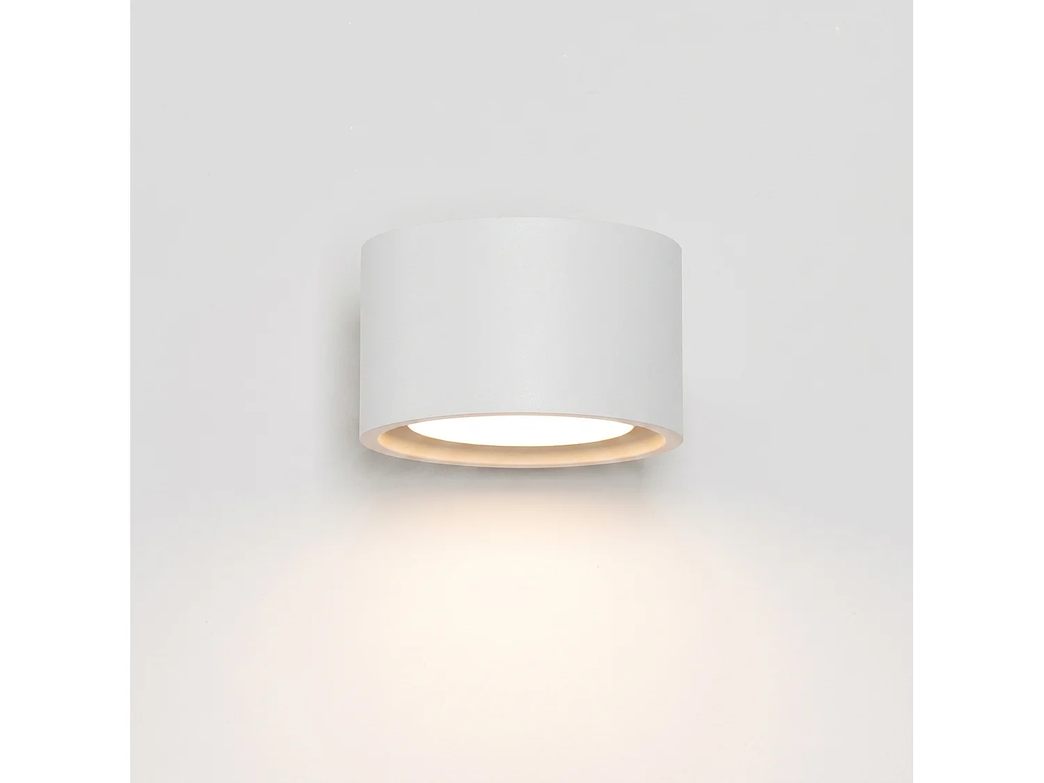 Applique minimaliste en aluminium - 1 sources lumineuses - L.10 x H.6 cm - blanc