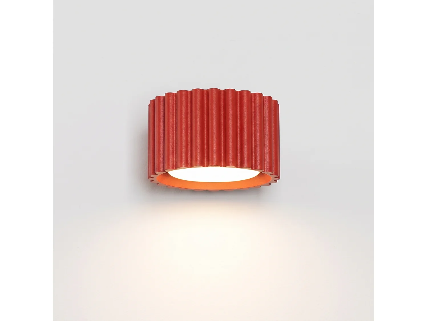 Applique minimaliste en aluminium - 1 sources lumineuses - L.10 x H.6 cm - rouge