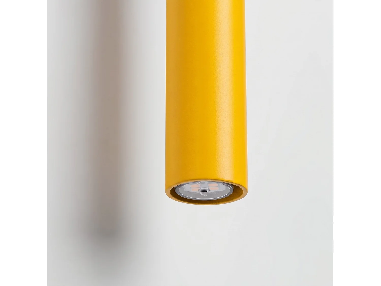 Applique moderne en acier - 2 sources lumineuses - L.2,5 x H.50 cm - jaune