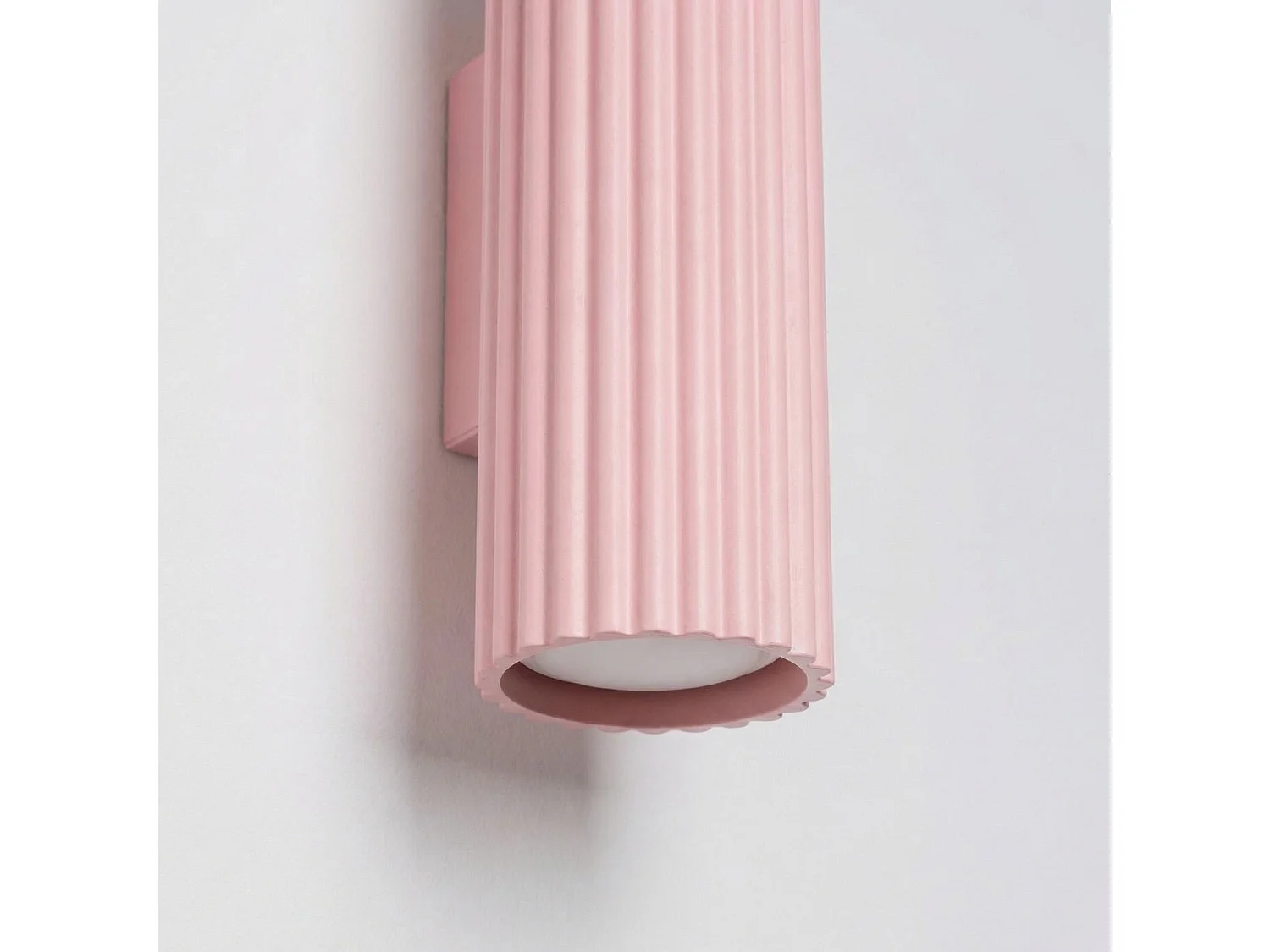 Applique minimaliste en aluminium - 2 sources lumineuses - L.6,5 x H.20 cm - rose
