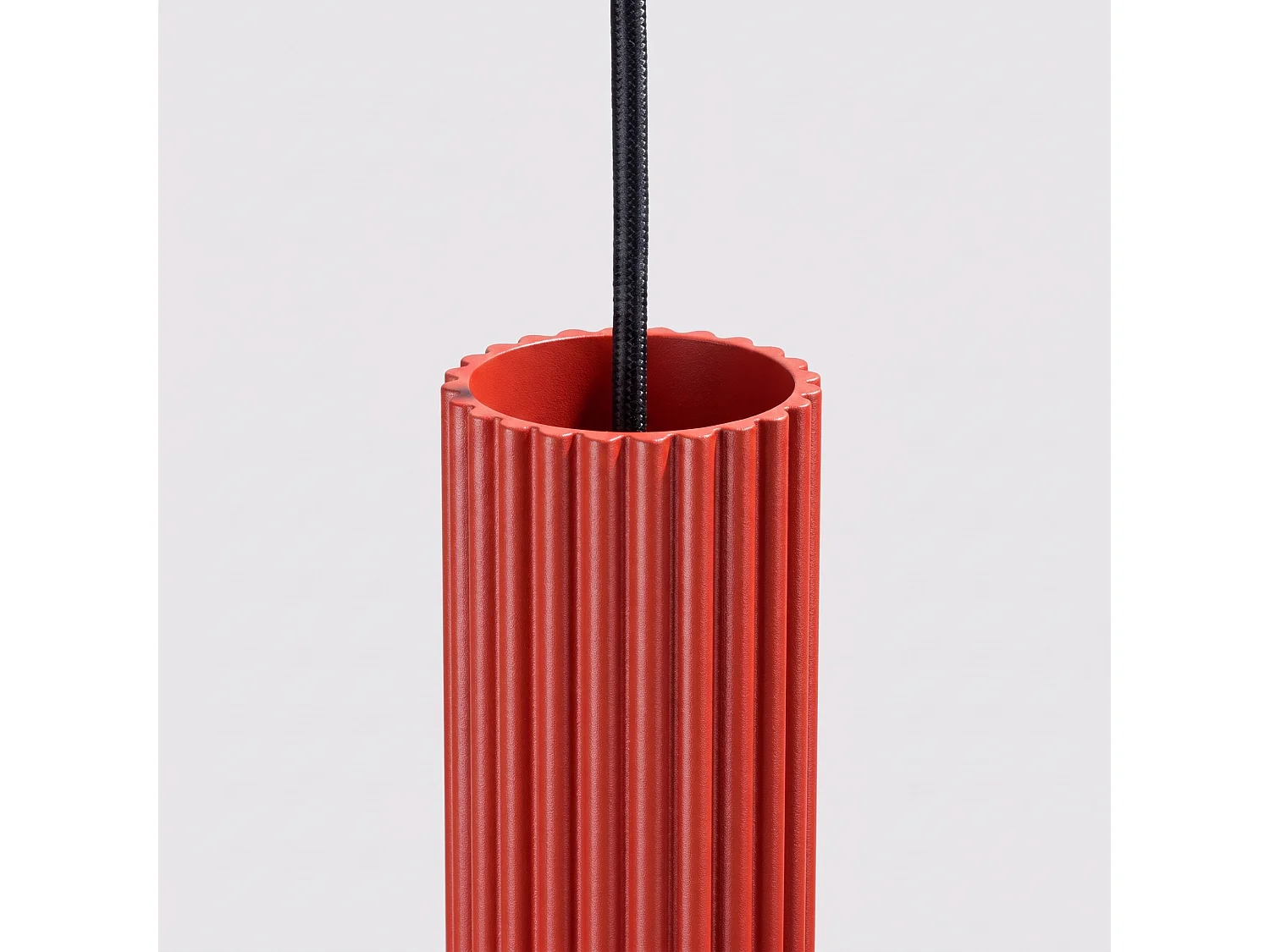 Lampe suspendue minimaliste en aluminium - 1 sources lumineuses - L.8 x H.118 cm - rouge