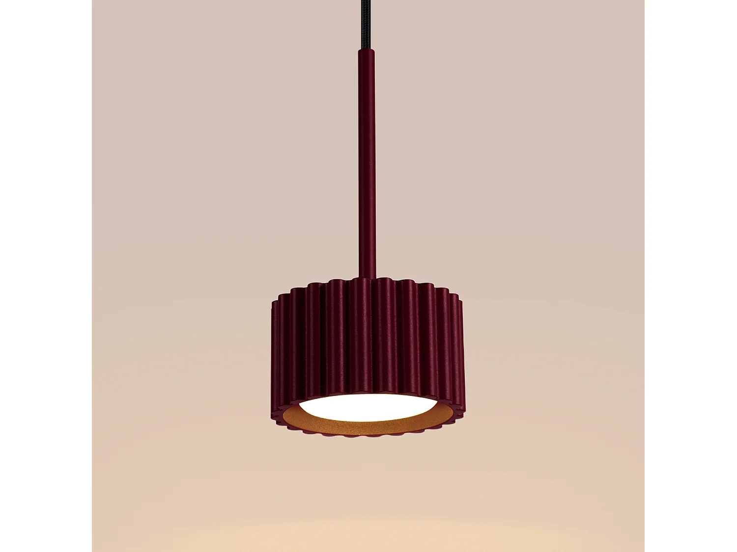 Lampe suspendue minimaliste en aluminium - 1 sources lumineuses - L.10 x H.125 cm - bordeaux