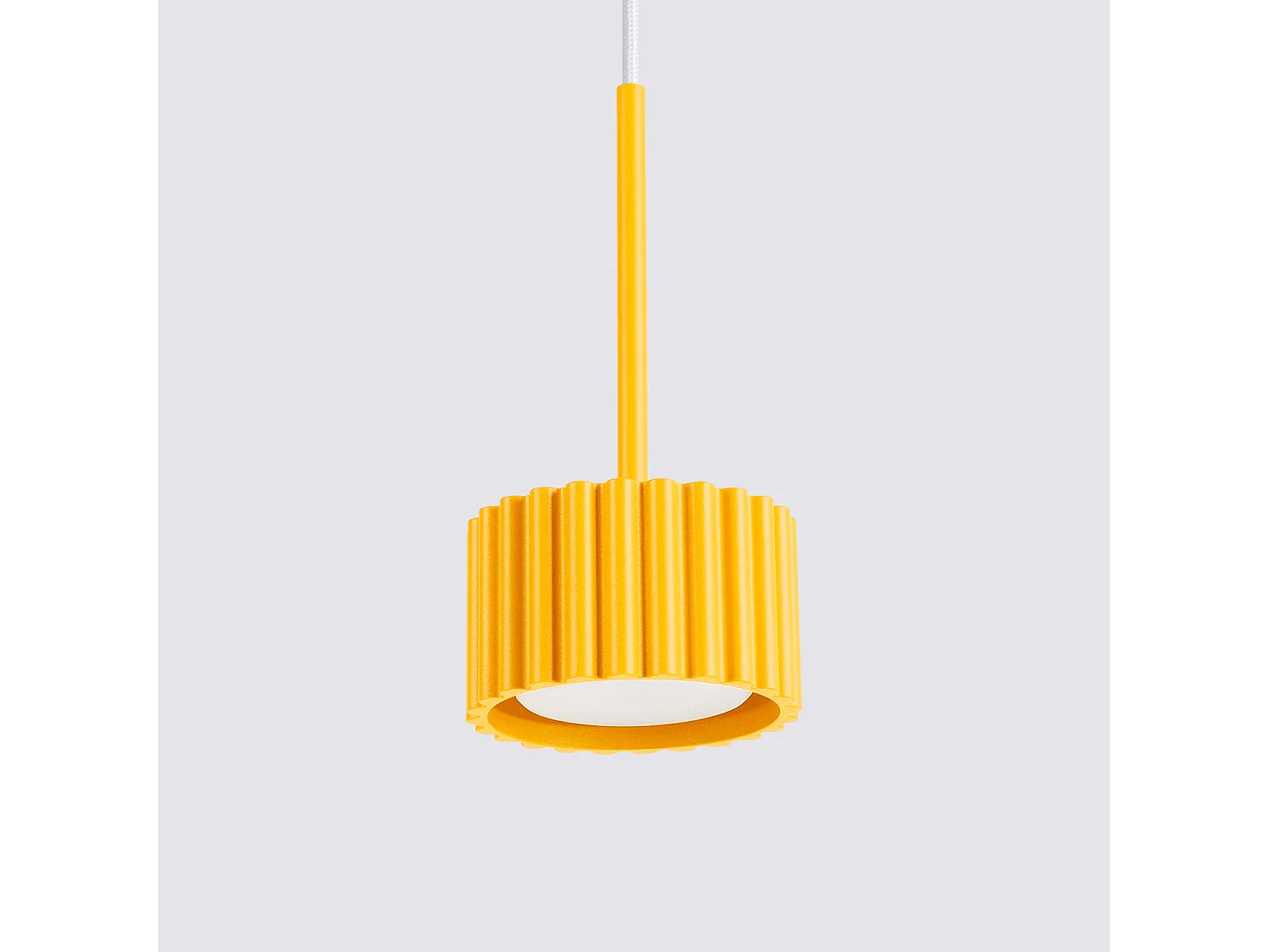 Lampe suspendue minimaliste en aluminium - 1 sources lumineuses - L.10 x H.125 cm - jaune