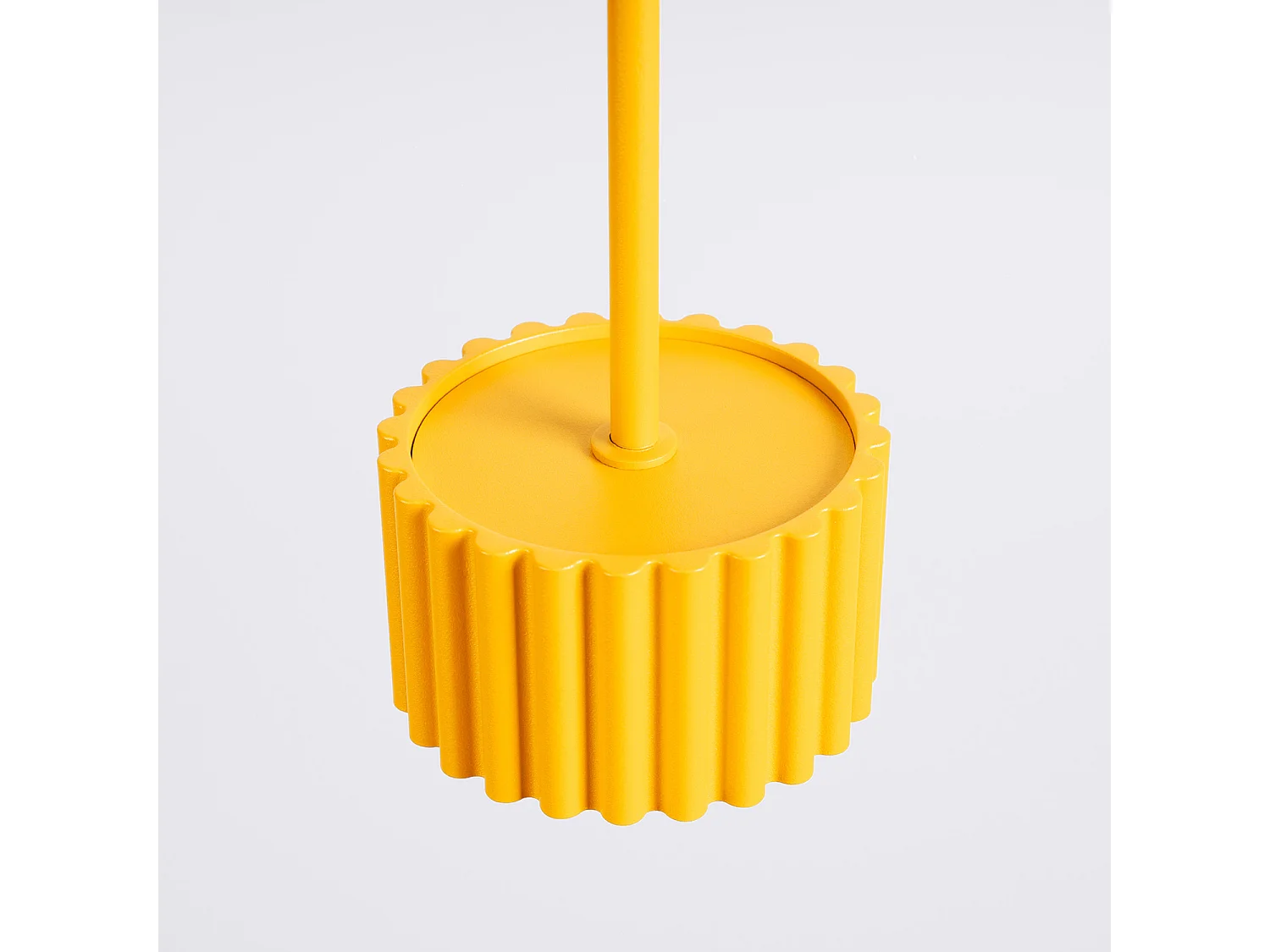 Lampe suspendue minimaliste en aluminium - 1 sources lumineuses - L.10 x H.125 cm - jaune