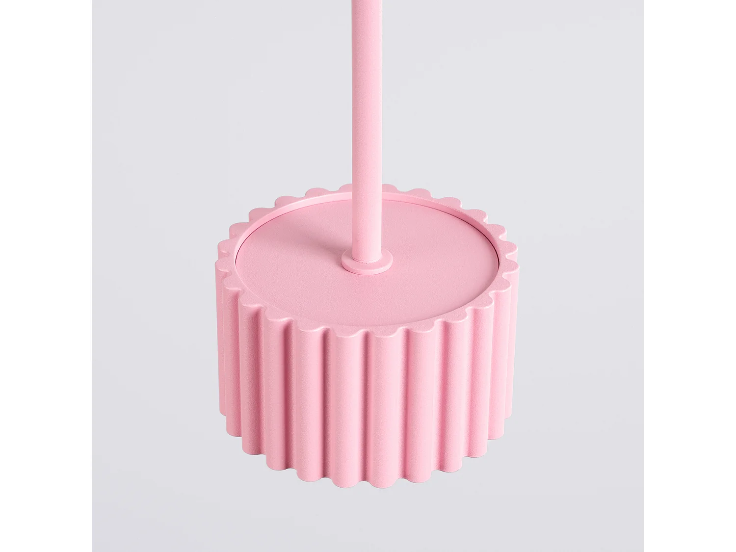 Lampe suspendue minimaliste en aluminium - 1 sources lumineuses - L.10 x H.125 cm - rose