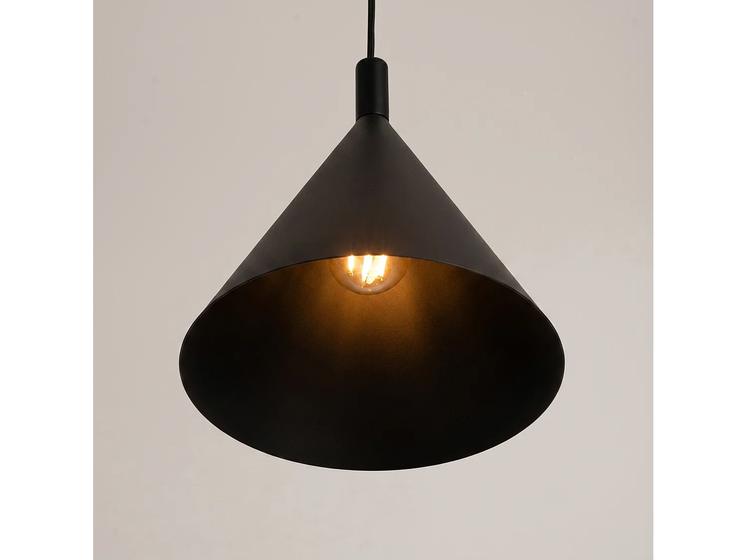 Lampes suspendues NOX moderne en acier - 1 sources lumineuses - L.24,5 x H.140 cm - noir