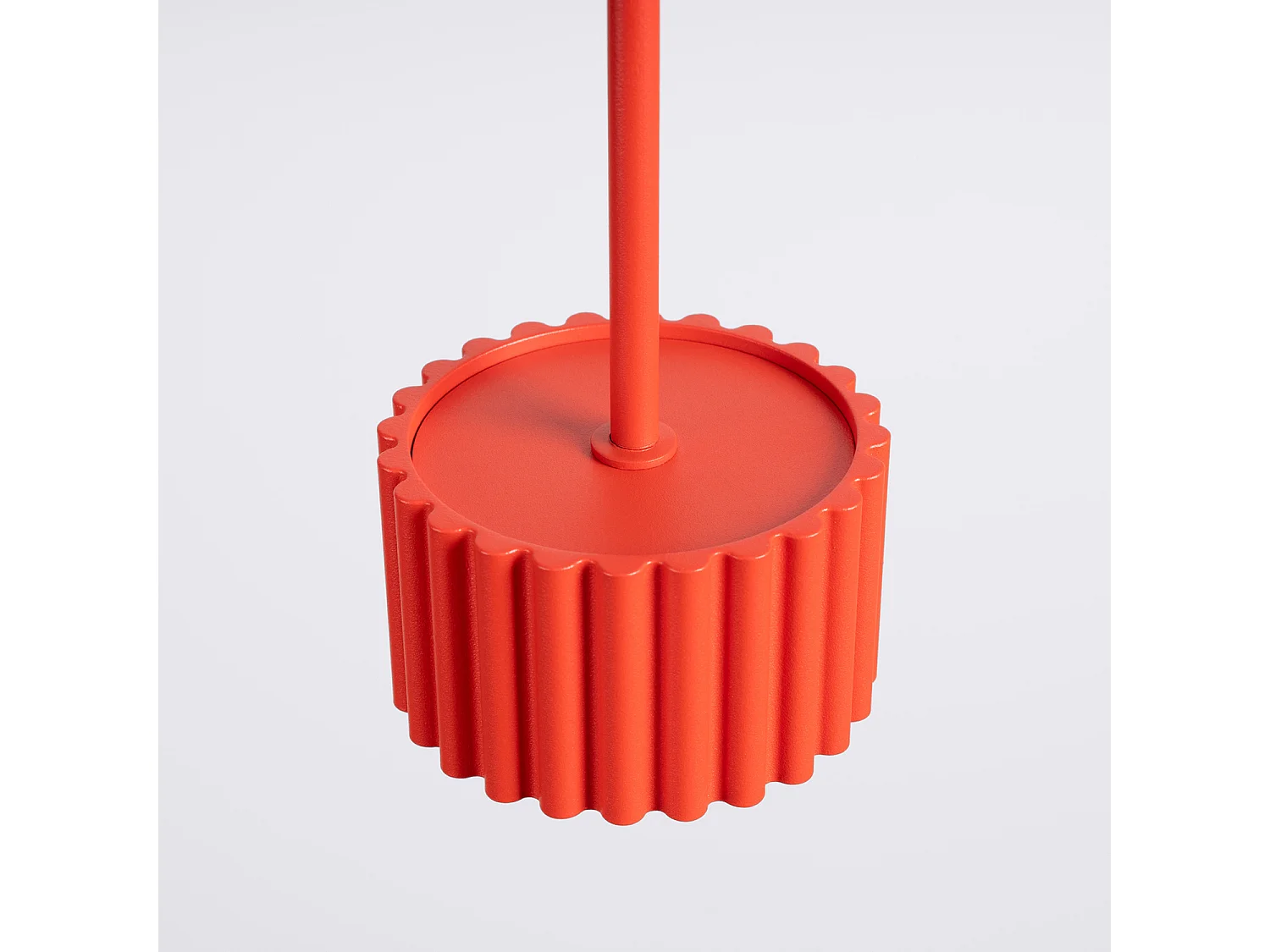 Lampe suspendue minimaliste en aluminium - 1 sources lumineuses - L.10 x H.125 cm - rouge