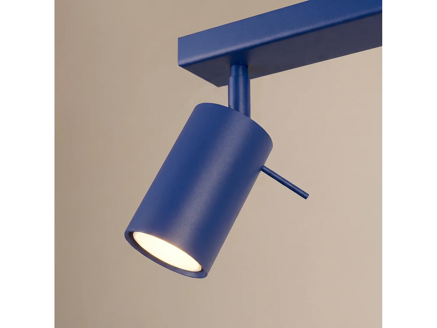 Plafonnier moderne en acier - 6 sources lumineuses - L.118 x H.16 cm - outremer